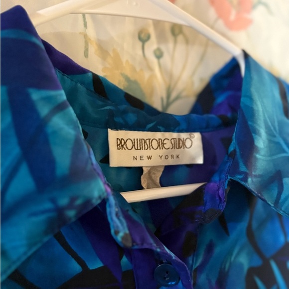 Blue Floral Button-Up Blouse - Picture 5 of 10